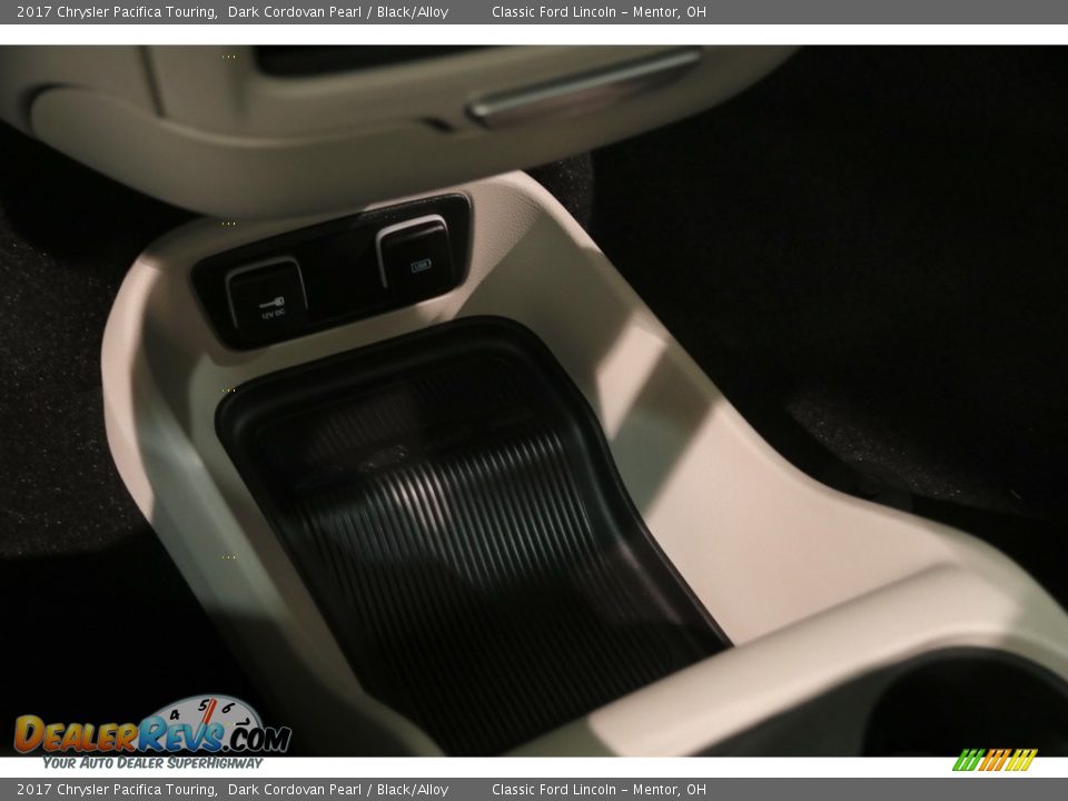 2017 Chrysler Pacifica Touring Dark Cordovan Pearl / Black/Alloy Photo #15