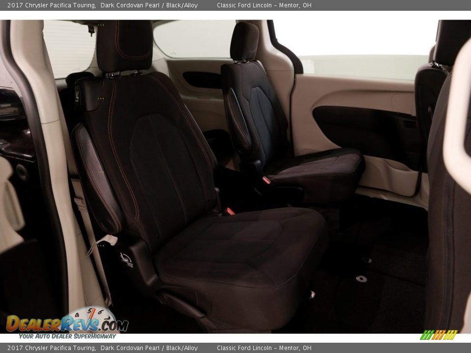 2017 Chrysler Pacifica Touring Dark Cordovan Pearl / Black/Alloy Photo #18