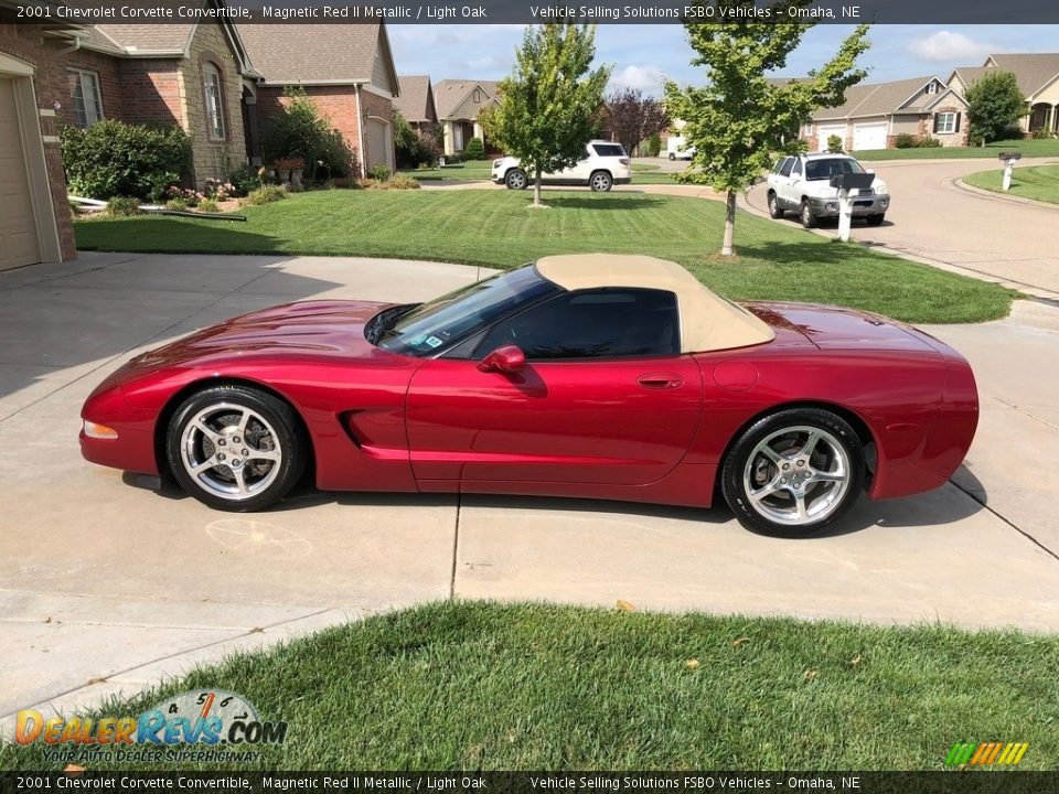 2001 Chevrolet Corvette Convertible Magnetic Red II Metallic / Light Oak Photo #25