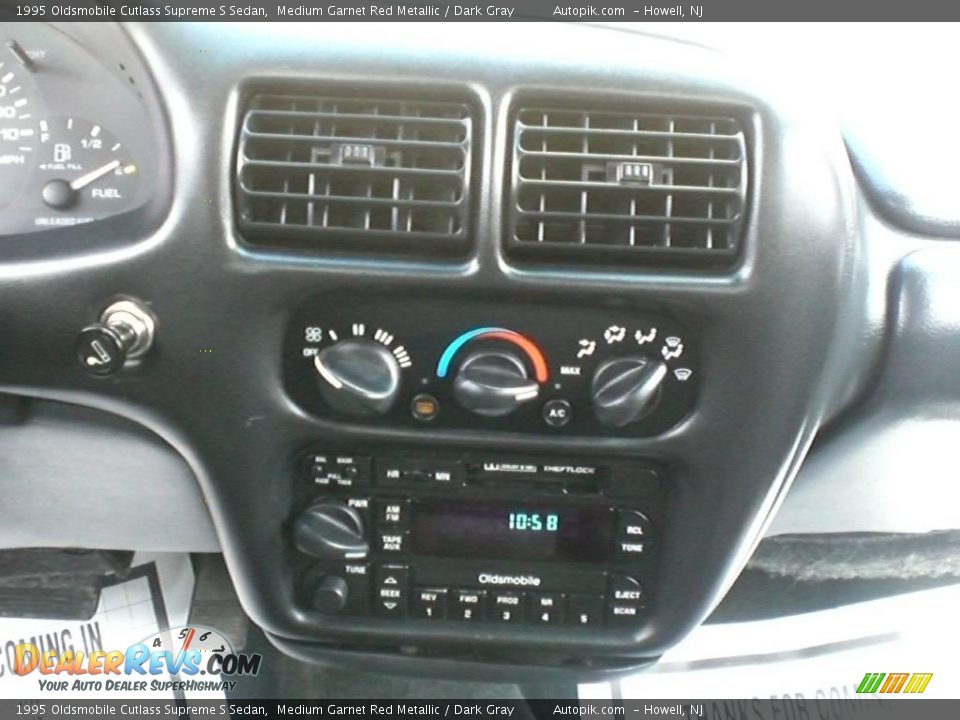 1995 Oldsmobile Cutlass Supreme S Sedan Medium Garnet Red Metallic / Dark Gray Photo #13