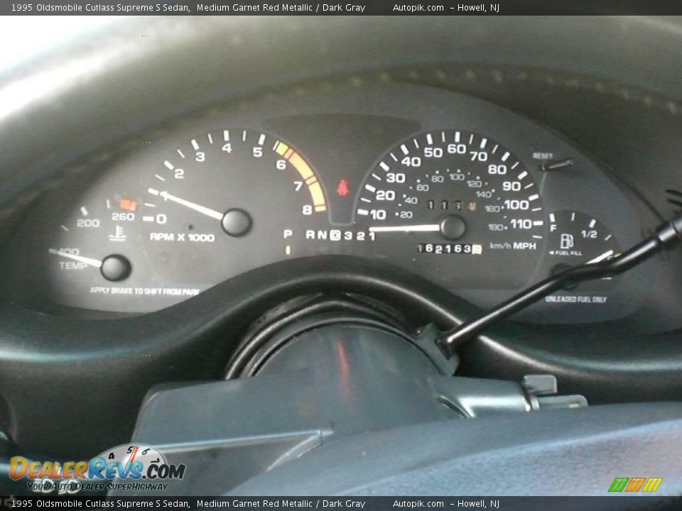 1995 Oldsmobile Cutlass Supreme S Sedan Medium Garnet Red Metallic / Dark Gray Photo #16