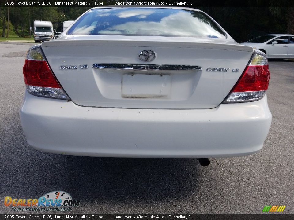 2005 Toyota Camry LE V6 Lunar Mist Metallic / Taupe Photo #4