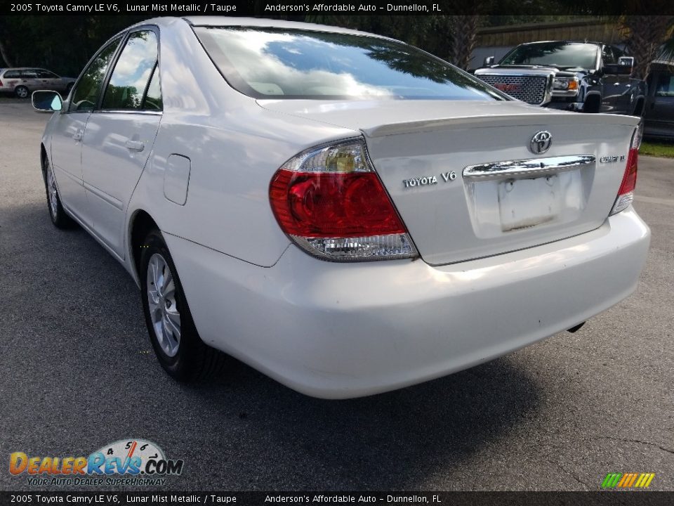 2005 Toyota Camry LE V6 Lunar Mist Metallic / Taupe Photo #5