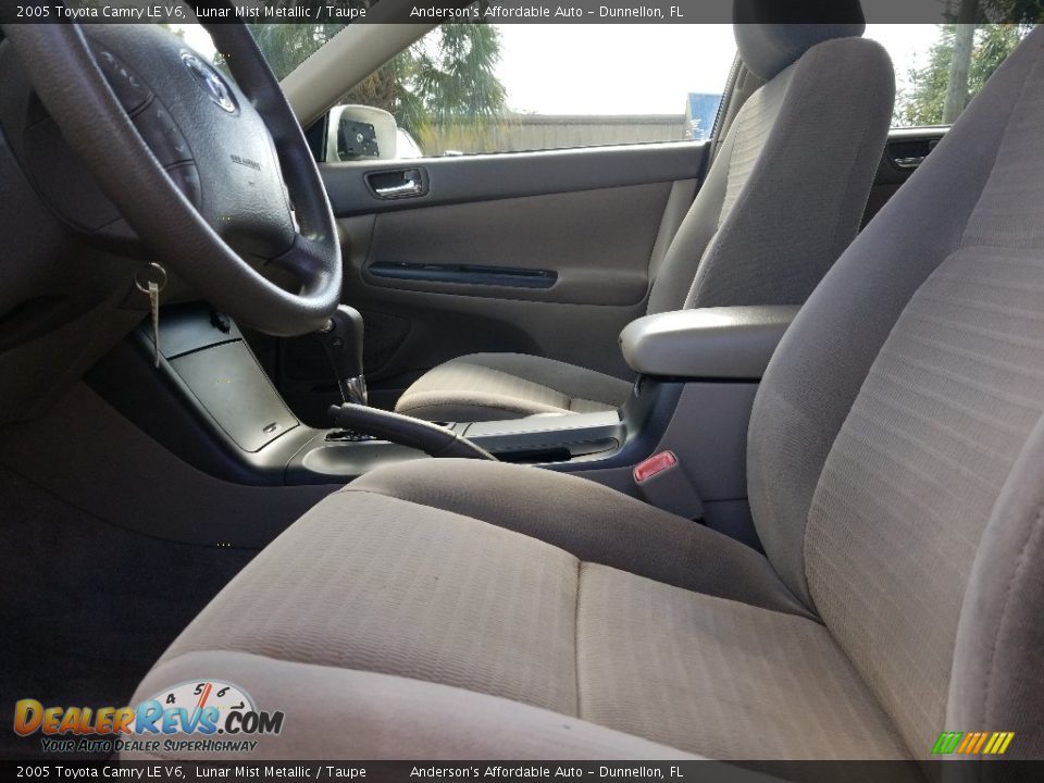 2005 Toyota Camry LE V6 Lunar Mist Metallic / Taupe Photo #10
