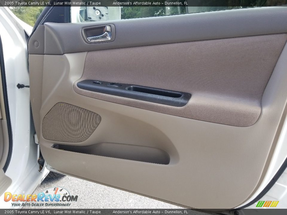 2005 Toyota Camry LE V6 Lunar Mist Metallic / Taupe Photo #15