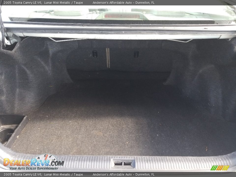 2005 Toyota Camry LE V6 Lunar Mist Metallic / Taupe Photo #19
