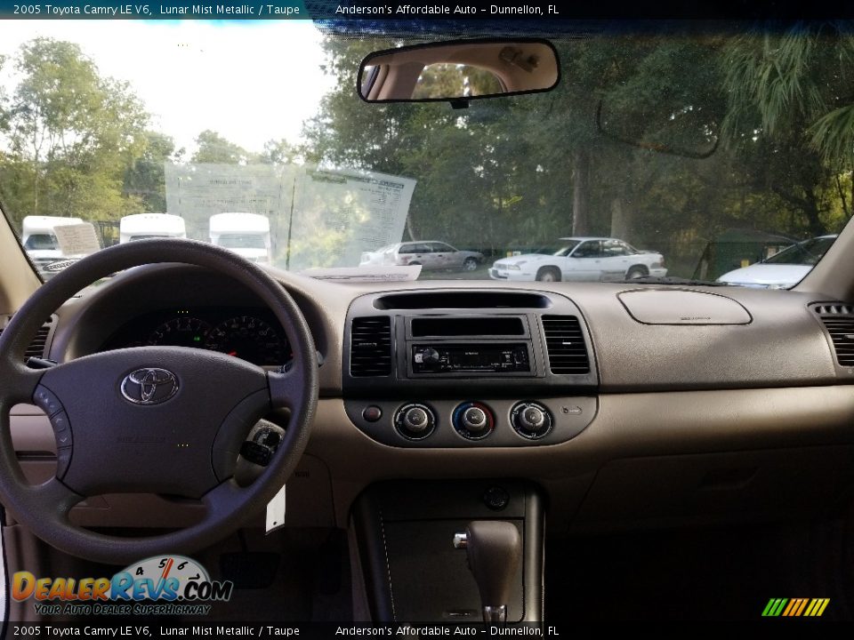 2005 Toyota Camry LE V6 Lunar Mist Metallic / Taupe Photo #20