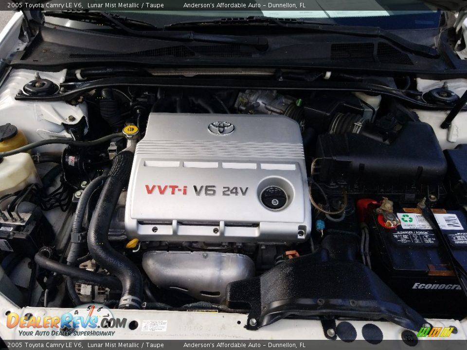 2005 Toyota Camry LE V6 Lunar Mist Metallic / Taupe Photo #21