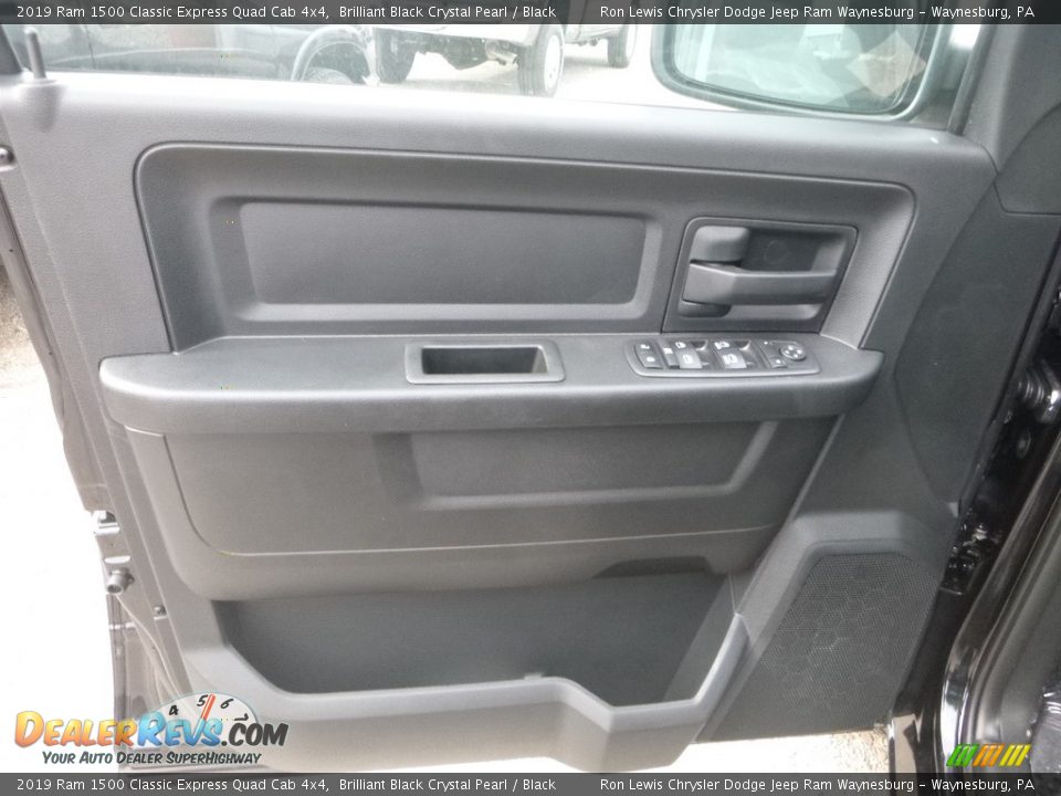 2019 Ram 1500 Classic Express Quad Cab 4x4 Brilliant Black Crystal Pearl / Black Photo #12