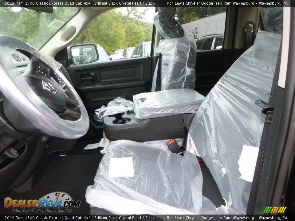 2019 Ram 1500 Classic Express Quad Cab 4x4 Brilliant Black Crystal Pearl / Black Photo #14