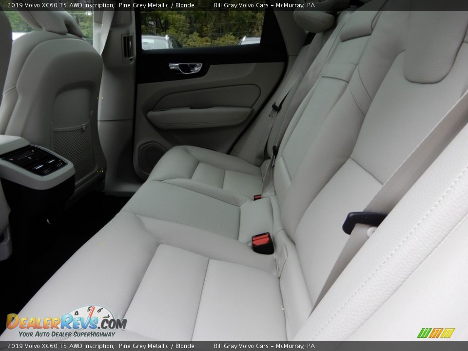 Rear Seat of 2019 Volvo XC60 T5 AWD Inscription Photo #8
