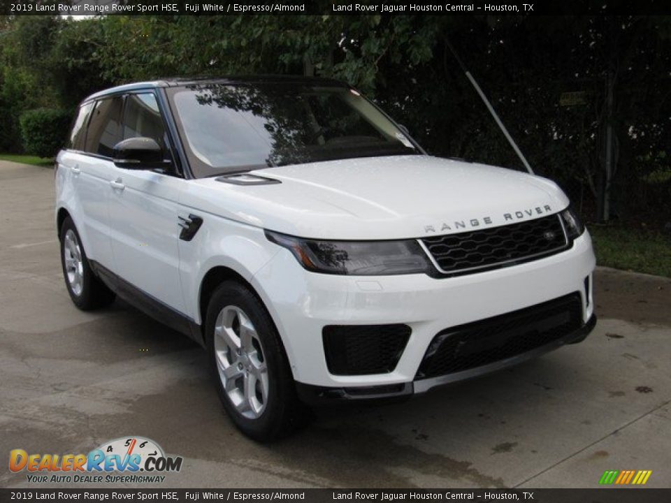 Front 3/4 View of 2019 Land Rover Range Rover Sport HSE Photo #2