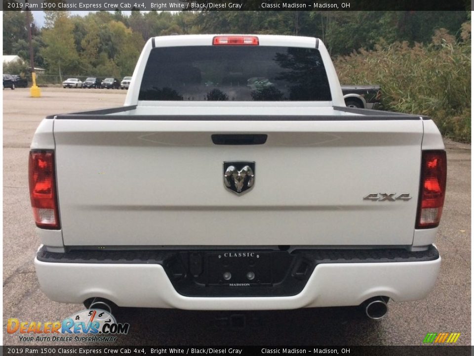 2019 Ram 1500 Classic Express Crew Cab 4x4 Bright White / Black/Diesel Gray Photo #5
