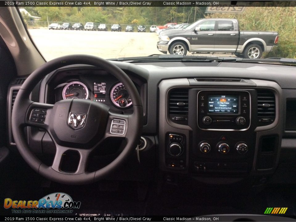 2019 Ram 1500 Classic Express Crew Cab 4x4 Bright White / Black/Diesel Gray Photo #12