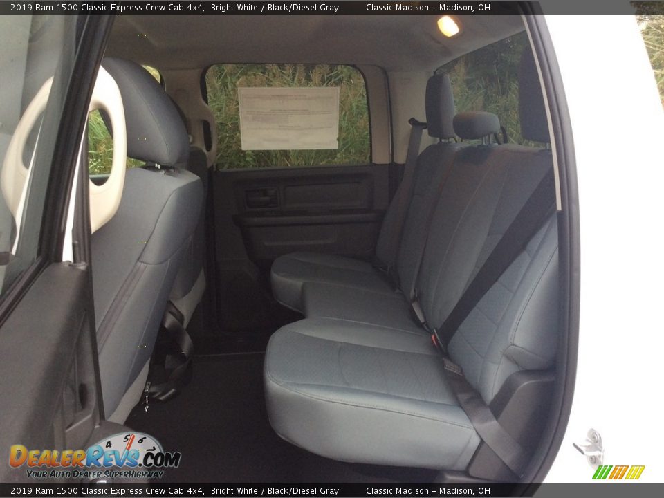2019 Ram 1500 Classic Express Crew Cab 4x4 Bright White / Black/Diesel Gray Photo #15