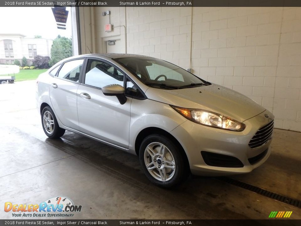 2018 Ford Fiesta SE Sedan Ingot Silver / Charcoal Black Photo #1