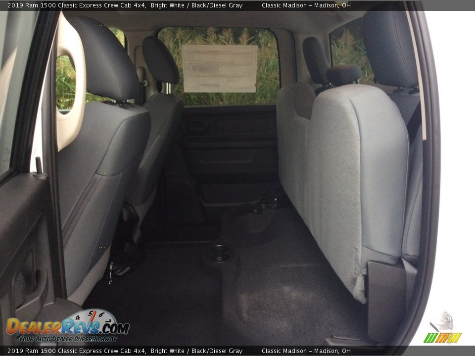 2019 Ram 1500 Classic Express Crew Cab 4x4 Bright White / Black/Diesel Gray Photo #16