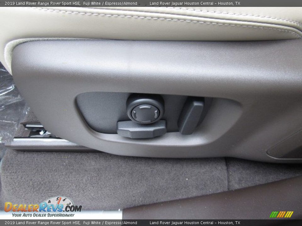 Controls of 2019 Land Rover Range Rover Sport HSE Photo #25