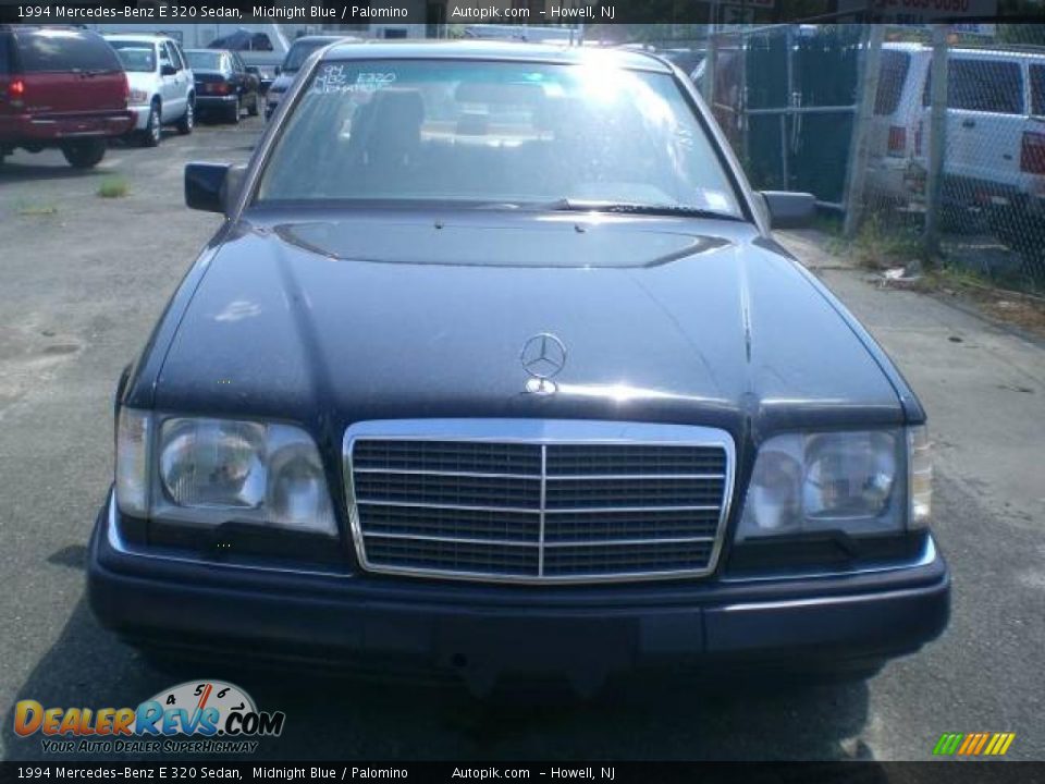 1994 Mercedes-Benz E 320 Sedan Midnight Blue / Palomino Photo #1