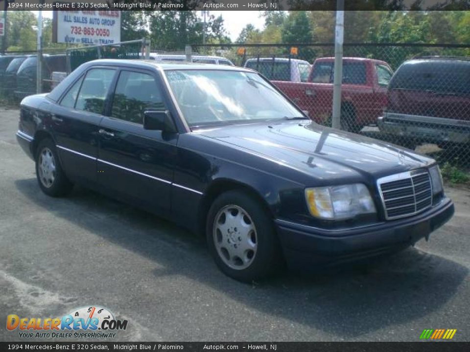 1994 Mercedes-Benz E 320 Sedan Midnight Blue / Palomino Photo #2