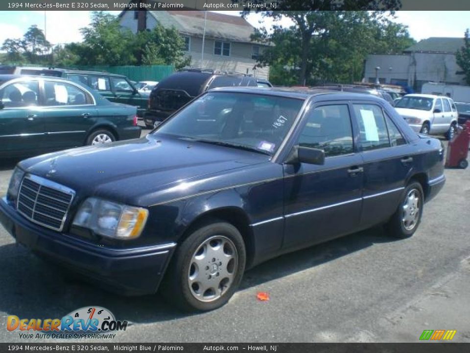 1994 Mercedes-Benz E 320 Sedan Midnight Blue / Palomino Photo #3