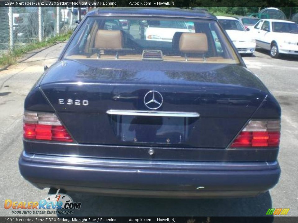 1994 Mercedes-Benz E 320 Sedan Midnight Blue / Palomino Photo #5