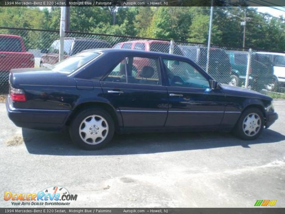 1994 Mercedes-Benz E 320 Sedan Midnight Blue / Palomino Photo #7