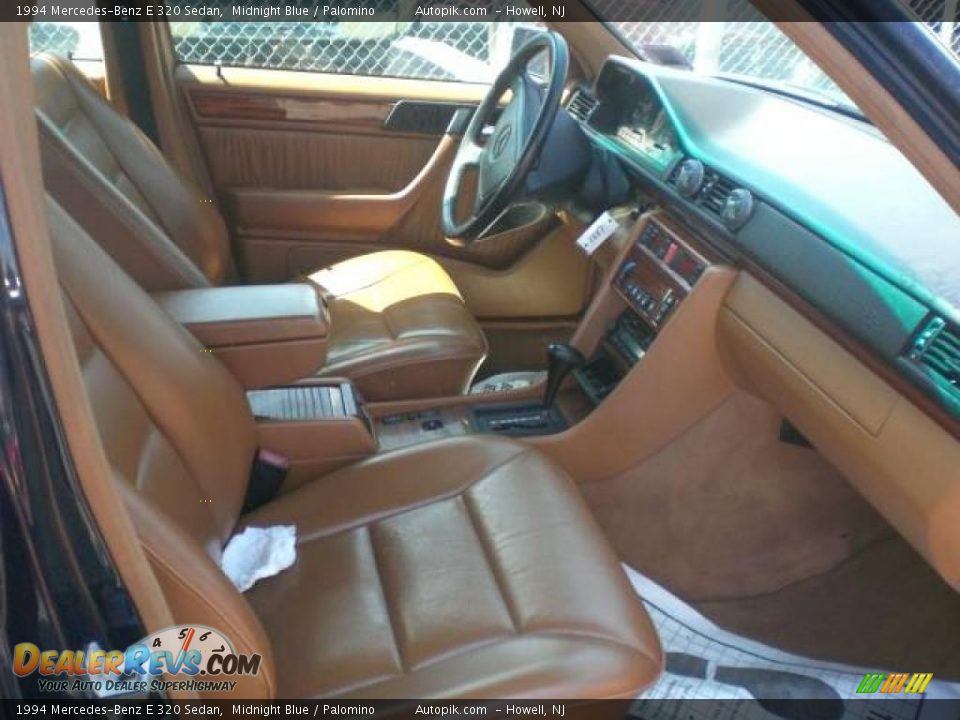 1994 Mercedes-Benz E 320 Sedan Midnight Blue / Palomino Photo #9