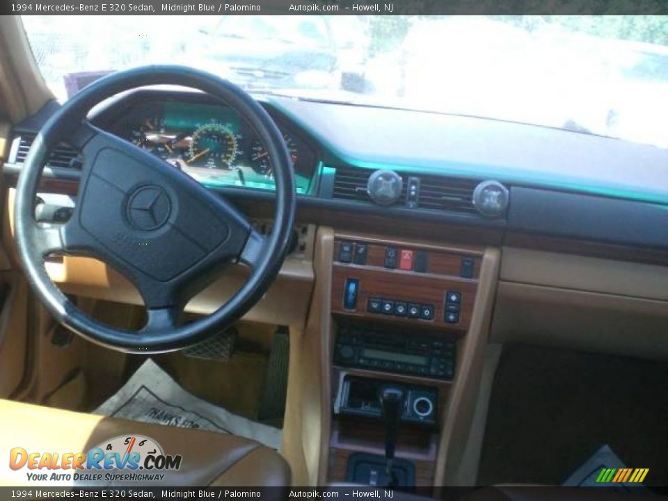 1994 Mercedes-Benz E 320 Sedan Midnight Blue / Palomino Photo #11