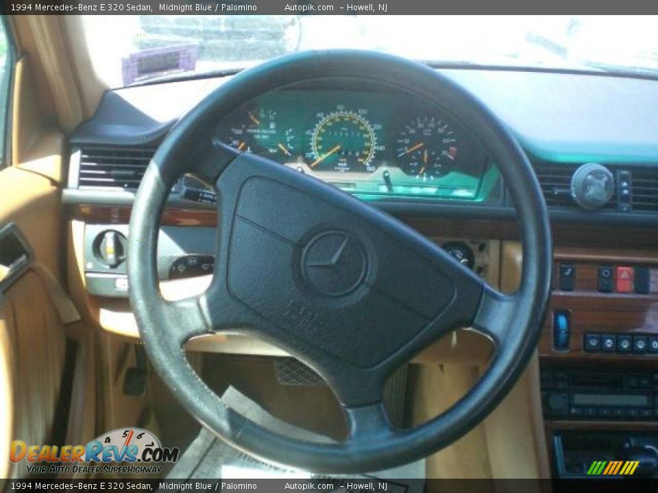 1994 Mercedes-Benz E 320 Sedan Midnight Blue / Palomino Photo #13