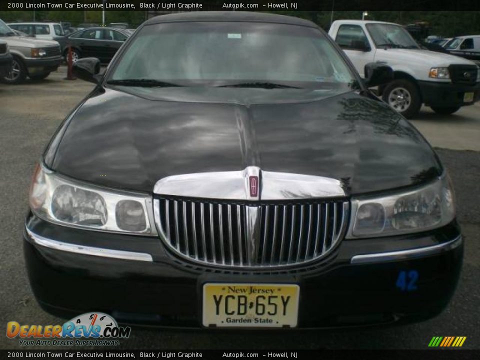 2000 Lincoln Town Car Executive Limousine Black / Light Graphite Photo #4