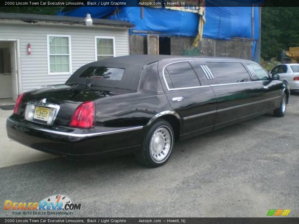 2000 Lincoln Town Car Executive Limousine Black / Light Graphite Photo #5