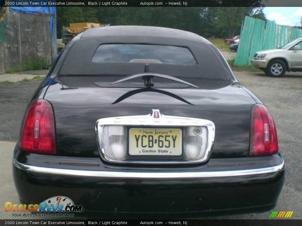 2000 Lincoln Town Car Executive Limousine Black / Light Graphite Photo #6