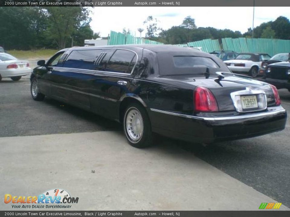 2000 Lincoln Town Car Executive Limousine Black / Light Graphite Photo #7