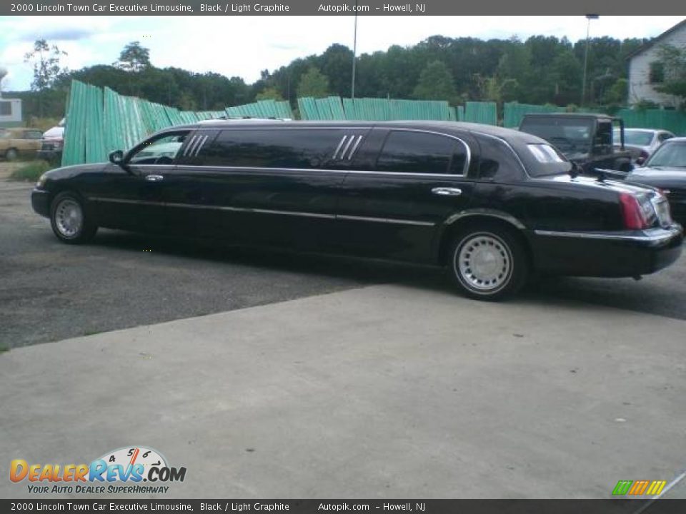 2000 Lincoln Town Car Executive Limousine Black / Light Graphite Photo #8
