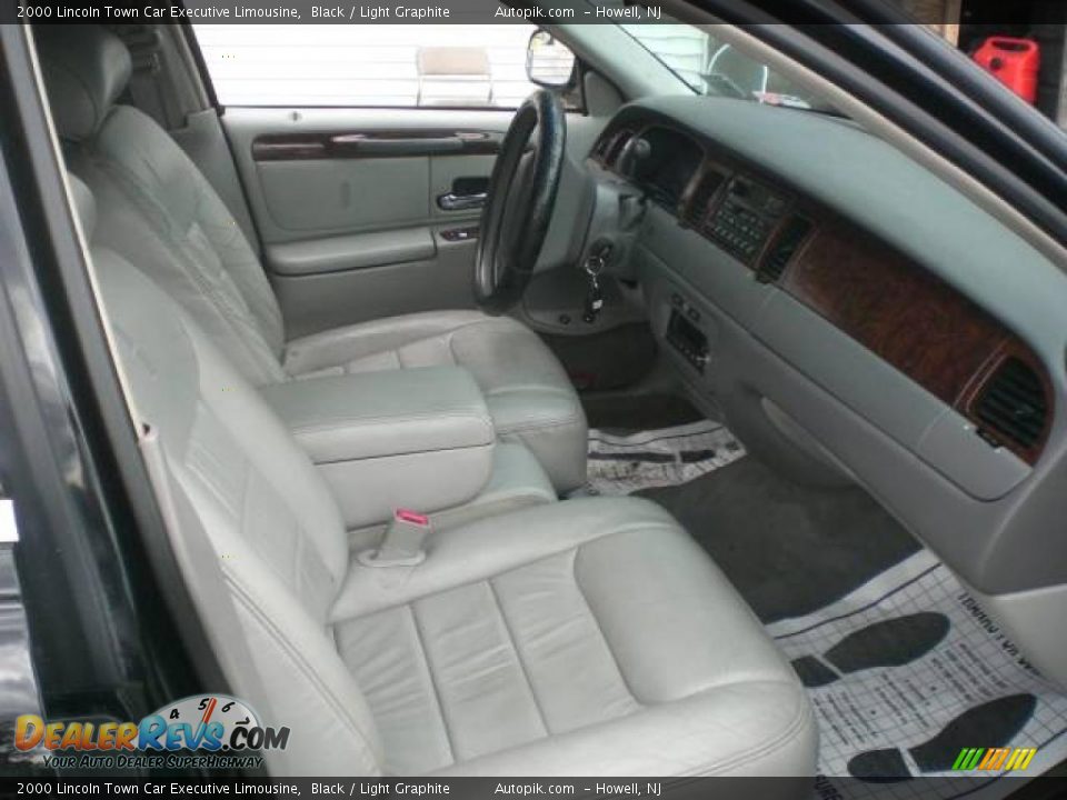 2000 Lincoln Town Car Executive Limousine Black / Light Graphite Photo #10