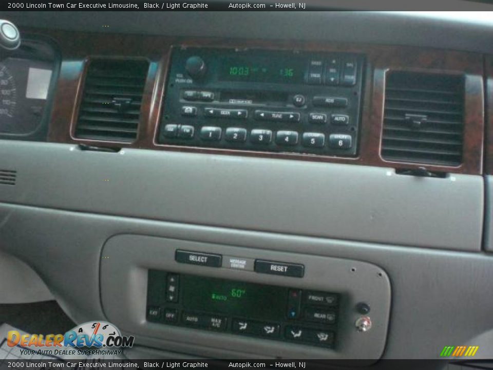 2000 Lincoln Town Car Executive Limousine Black / Light Graphite Photo #11