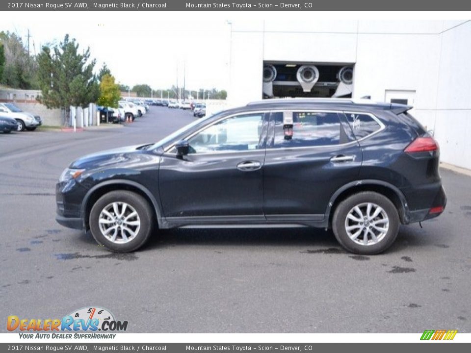 2017 Nissan Rogue SV AWD Magnetic Black / Charcoal Photo #3