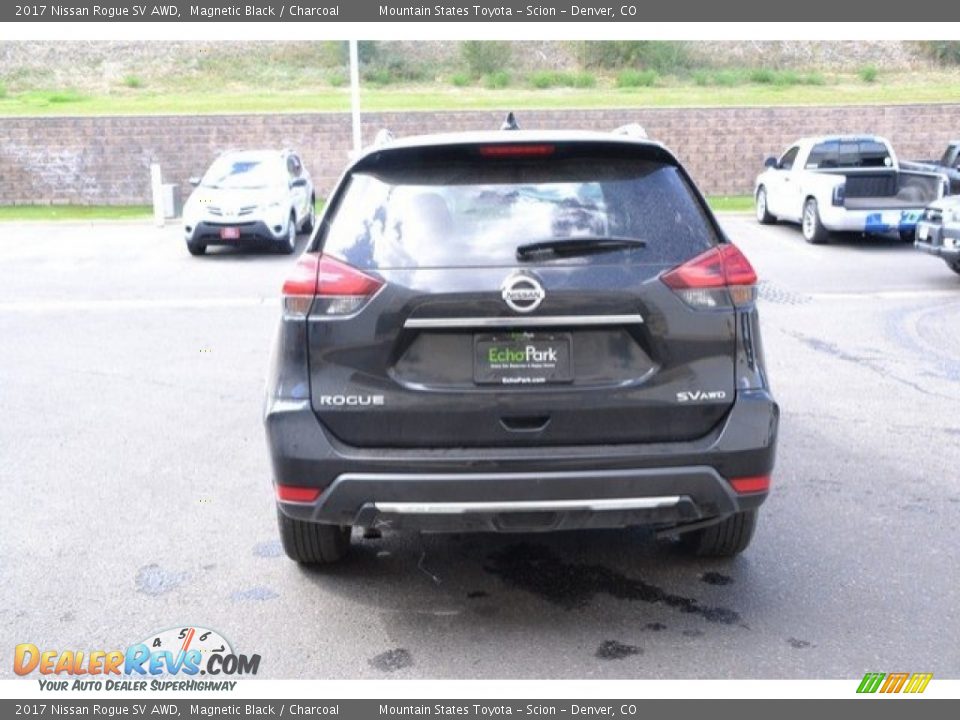 2017 Nissan Rogue SV AWD Magnetic Black / Charcoal Photo #5
