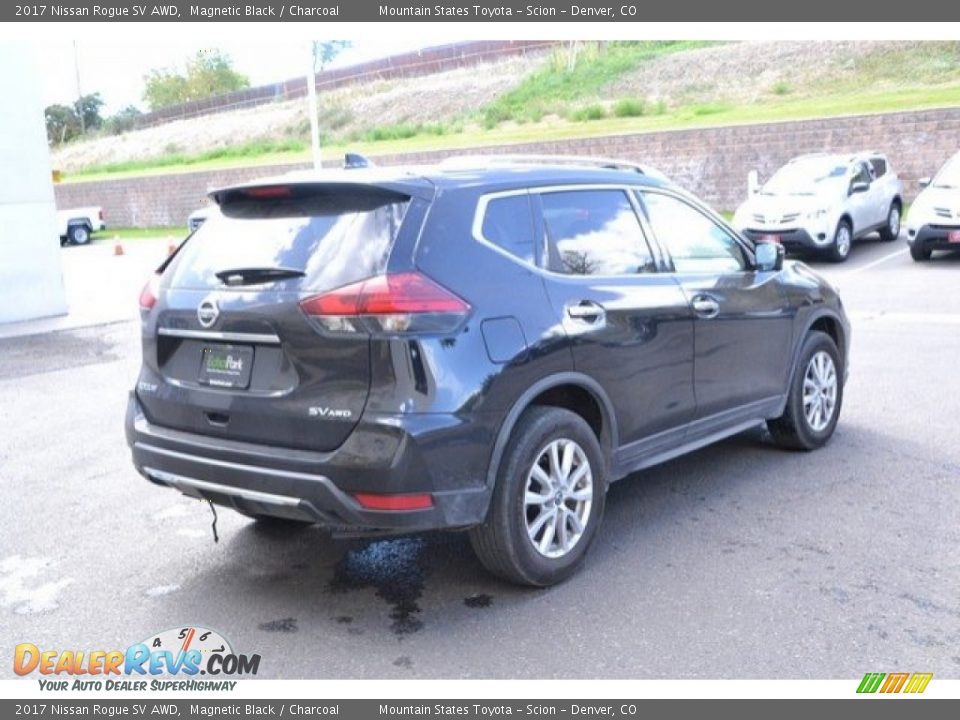 2017 Nissan Rogue SV AWD Magnetic Black / Charcoal Photo #6