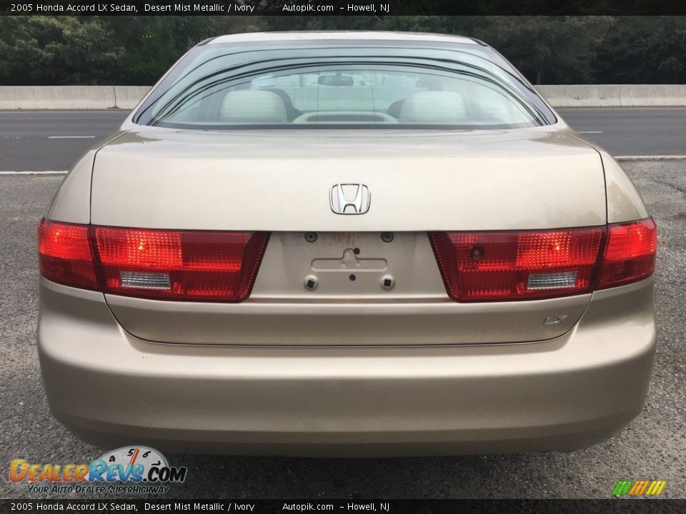 2005 Honda Accord LX Sedan Desert Mist Metallic / Ivory Photo #4