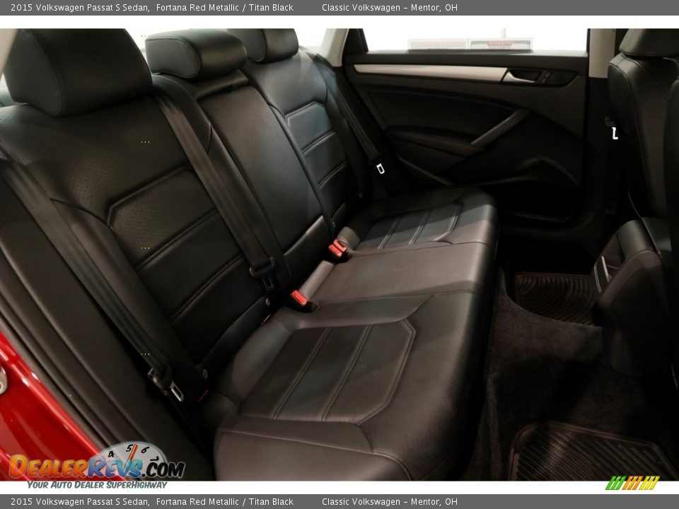 2015 Volkswagen Passat S Sedan Fortana Red Metallic / Titan Black Photo #15