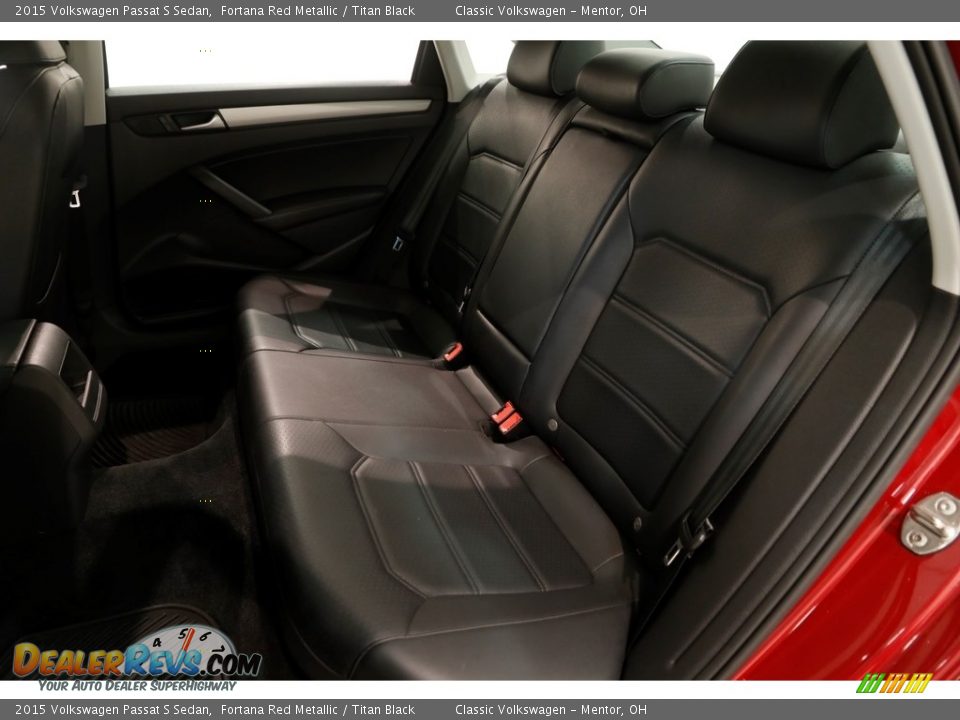 2015 Volkswagen Passat S Sedan Fortana Red Metallic / Titan Black Photo #16