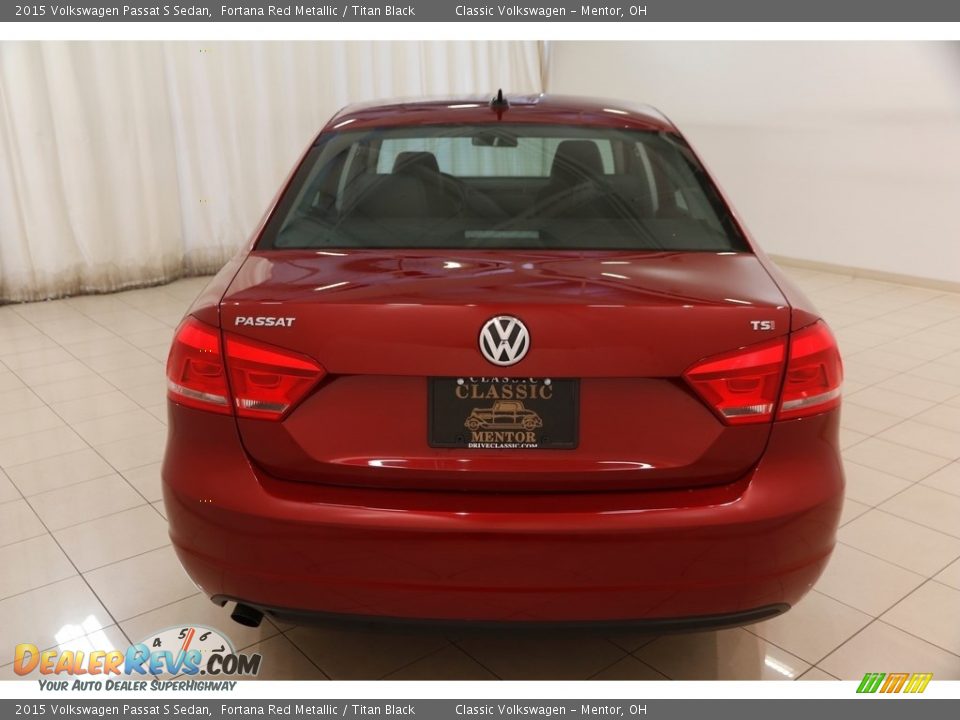 2015 Volkswagen Passat S Sedan Fortana Red Metallic / Titan Black Photo #17