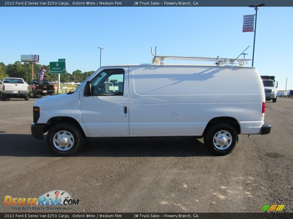 2013 Ford E Series Van E250 Cargo Oxford White / Medium Flint Photo #2
