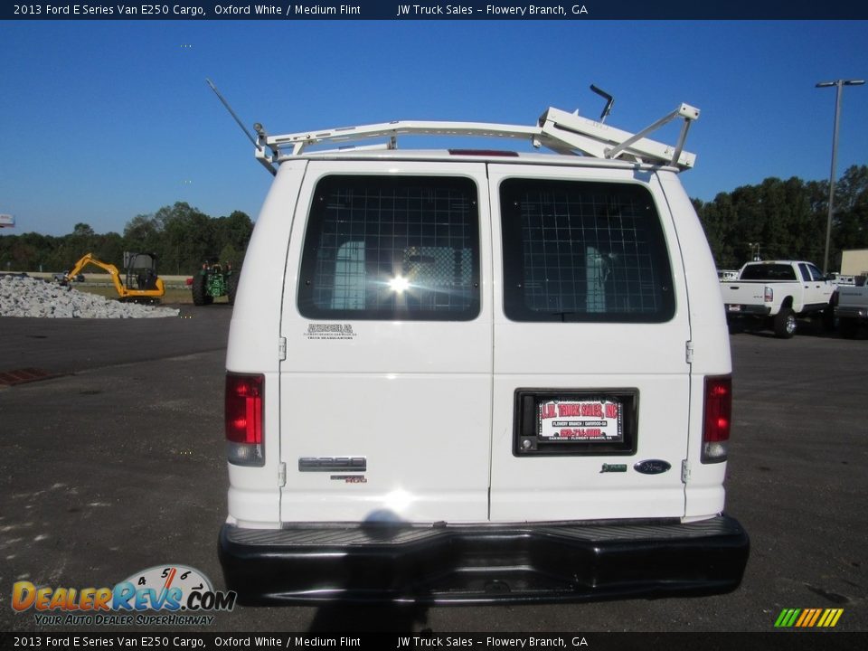 2013 Ford E Series Van E250 Cargo Oxford White / Medium Flint Photo #4