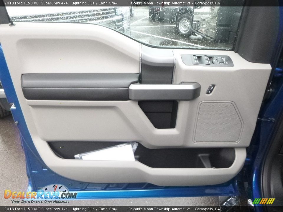 Door Panel of 2018 Ford F150 XLT SuperCrew 4x4 Photo #10