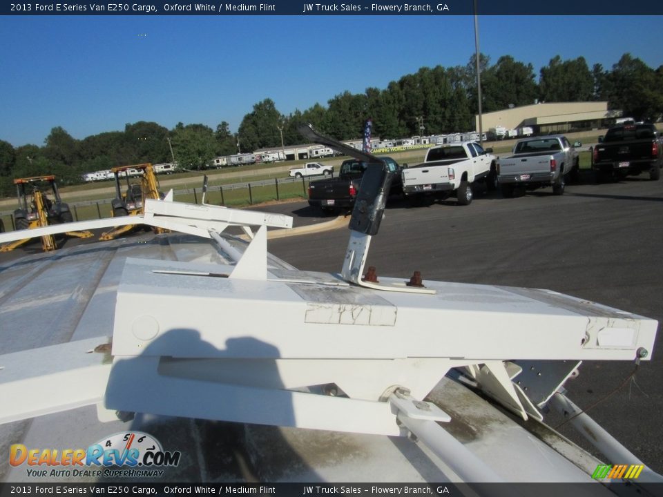 2013 Ford E Series Van E250 Cargo Oxford White / Medium Flint Photo #14