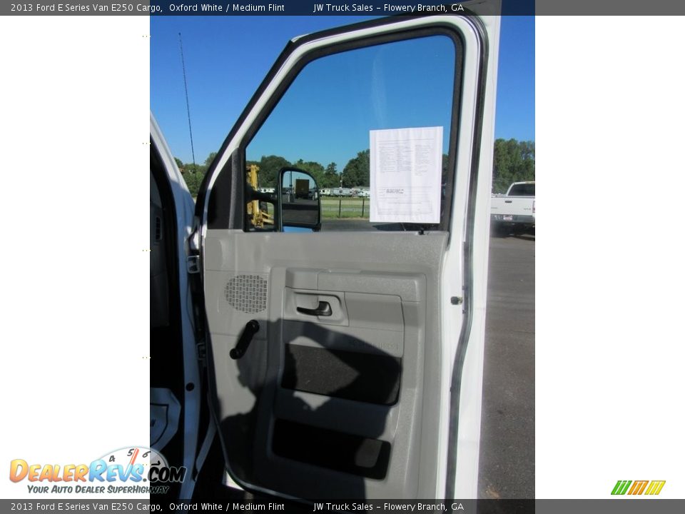2013 Ford E Series Van E250 Cargo Oxford White / Medium Flint Photo #18