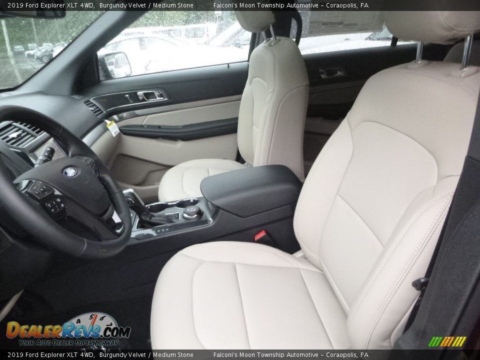 Front Seat of 2019 Ford Explorer XLT 4WD Photo #8